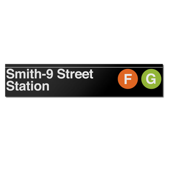 Smith / 9 Street Sign